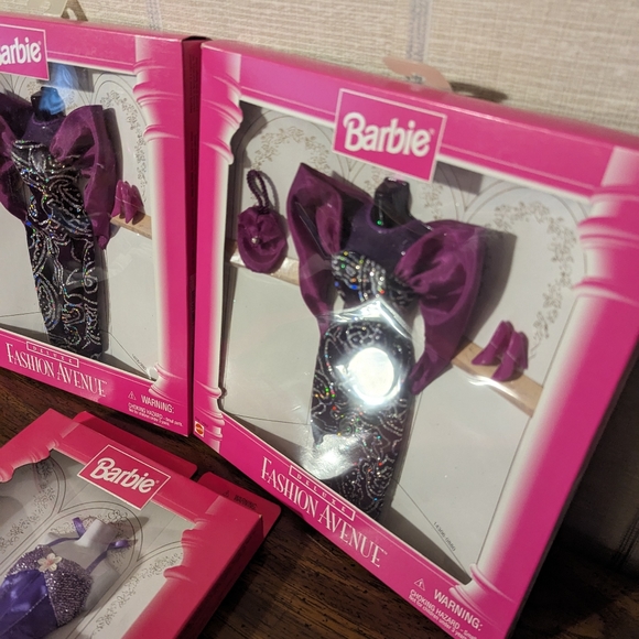 Barbie clothes bundle - Picture 1 of 2